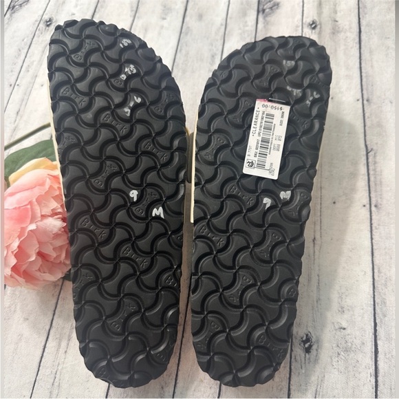 New BIRKENSTOCK Madrid
Big Buckle - Picture 9 of 11